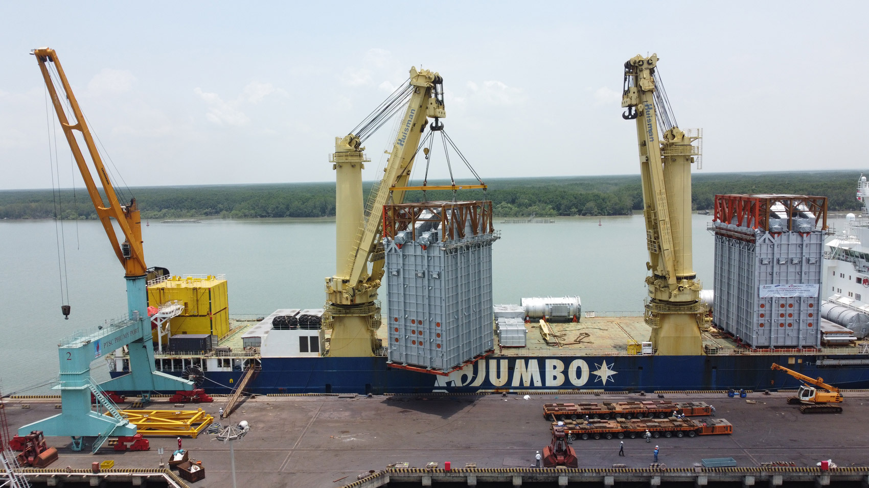 Shipping a jigsaw puzzle of cargo to the Dos Bocas refinery