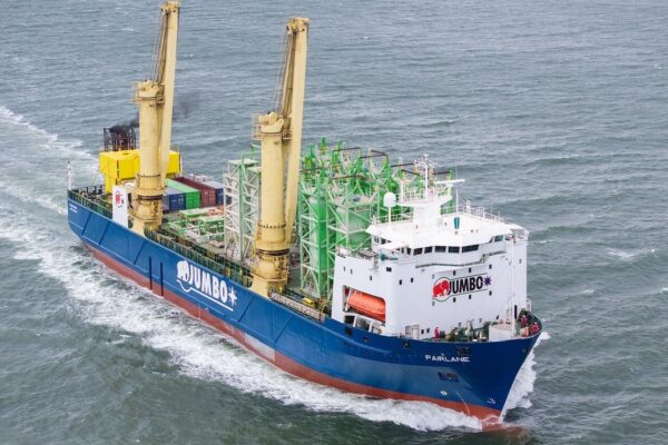 Delivery of Grout Silos to Vlissingen, jumbo fairlane, heavy lift vessel, jumbo maritime