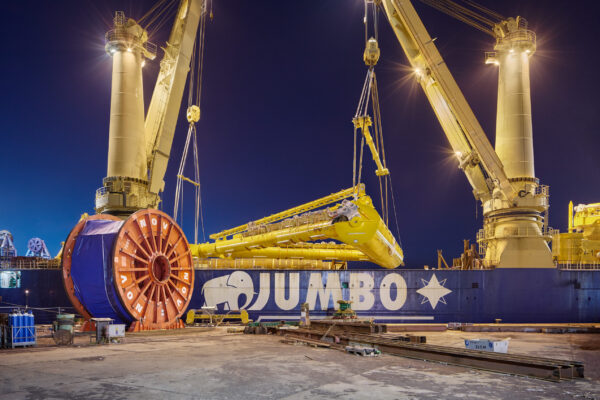 Fairplayer-1160 CoreMarine & Jumbo Offshore Awarded Landmark FLNG Installation & Hook-up Project in Argentina
